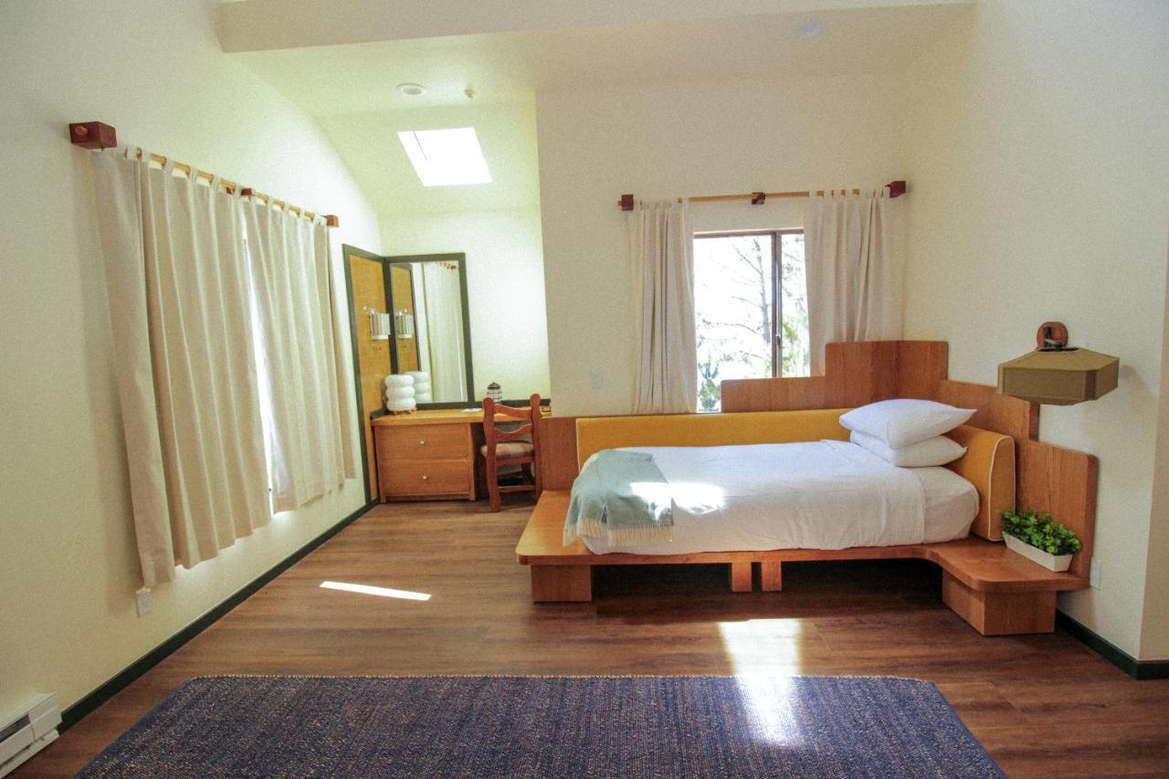 Lodge At Marconi Marshall Екстериор снимка